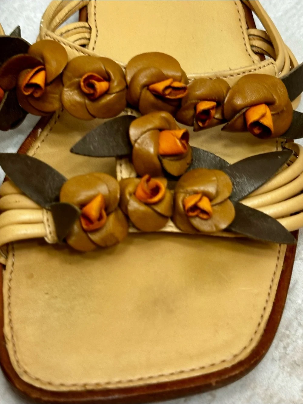 Cole Haan Resort Tan Brown Floral Rosettes Leather Slide Sandals Romantic Whimsy